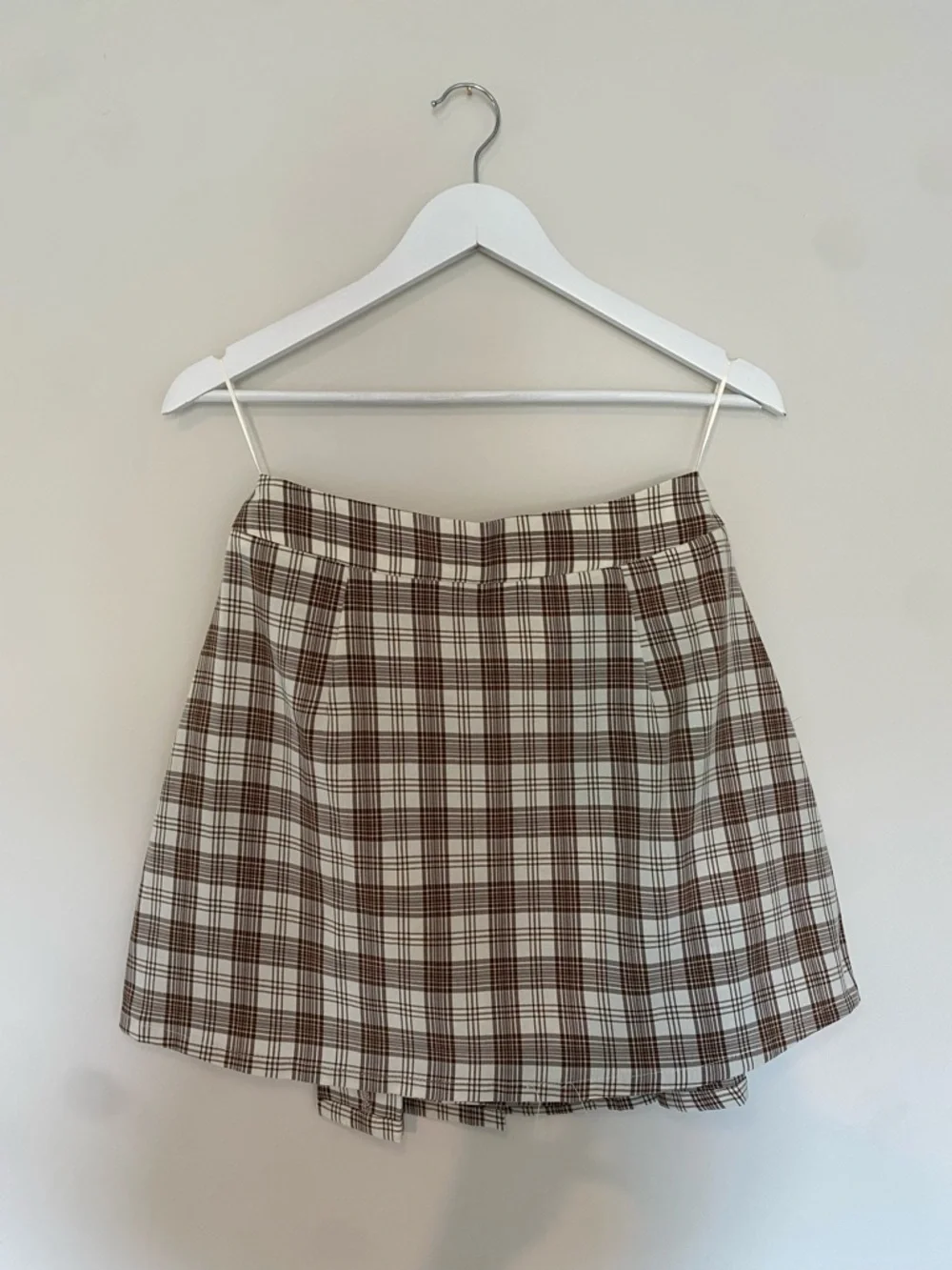 Brown and Cream Plaid Pleated Skirt - Picture 2 of 6